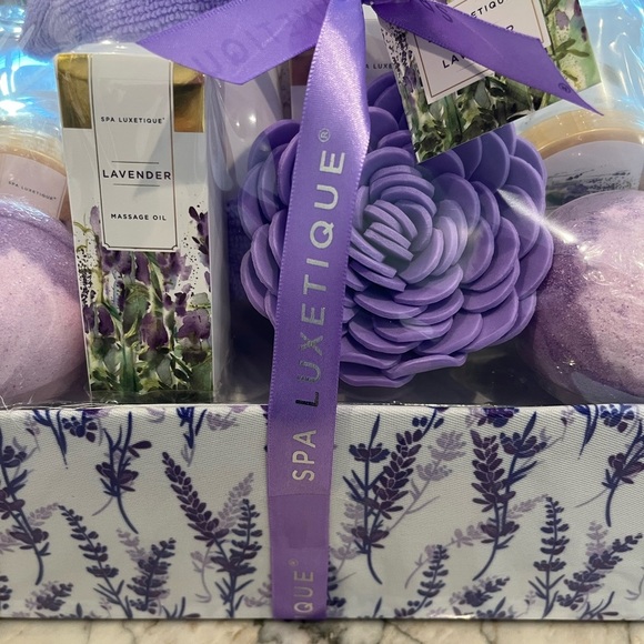 Spa Luxetique Lavender Spa Kit 12 Pcs Lavender Scented Spa Gift Set NEW! - Picture 2 of 6
